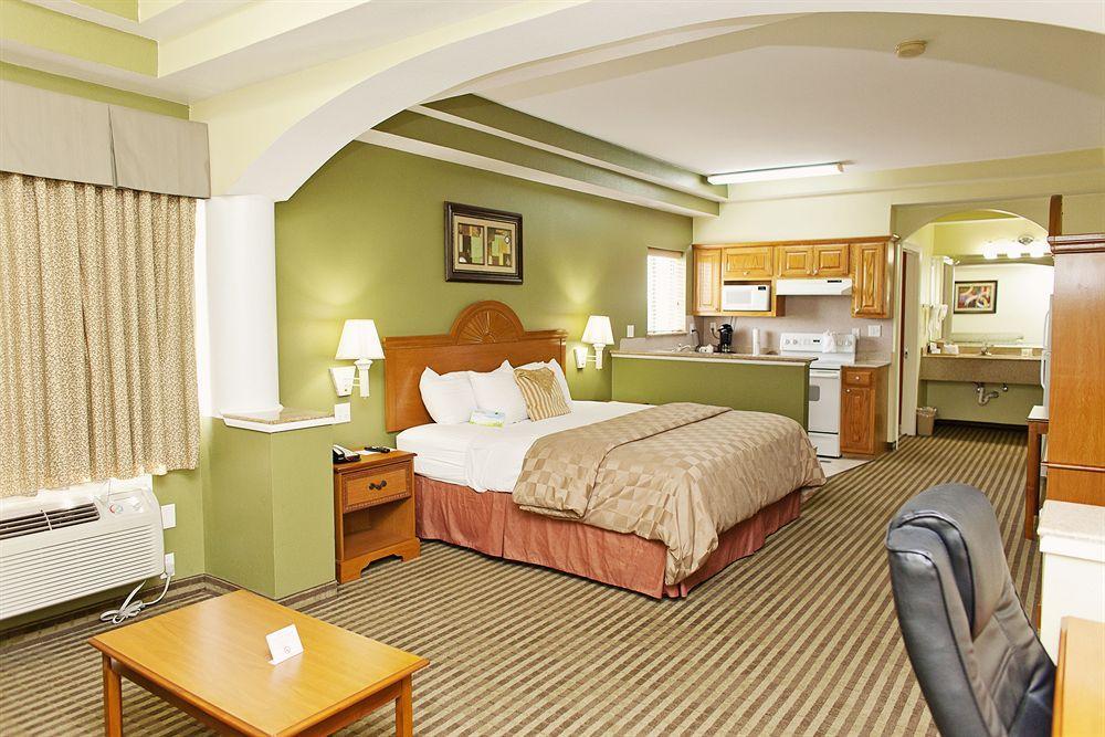 Days Inn & Suites By Wyndham Houston Hobby Airport Exterior foto